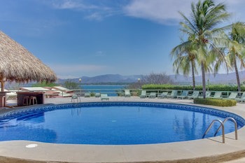 Flamingo Marina Resort