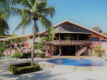 Flamingo Marina Resort