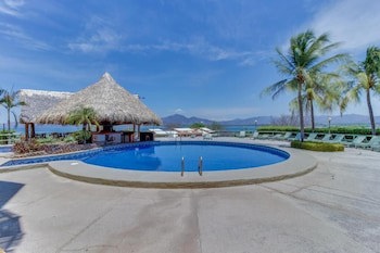 Flamingo Marina Resort