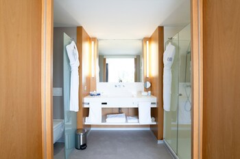 Chateau Royal Beach Resort And Spa