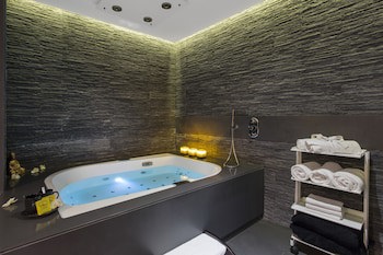Chateau Royal Beach Resort And Spa