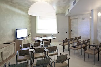NU Hotel galeri fotoğrafı
