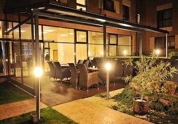 Melrose Apartments 2