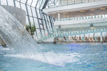 Aqua Dome