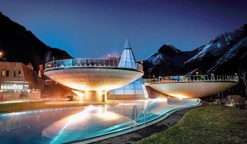 Aqua Dome