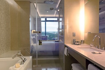 Fairmont Baku - Flame Towers