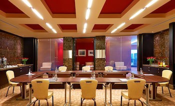 Fairmont Baku - Flame Towers