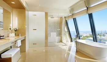 Fairmont Baku - Flame Towers