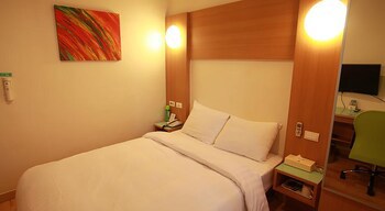 Appletree Hotel