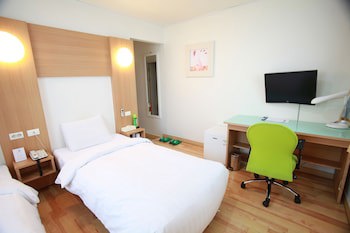Appletree Hotel
