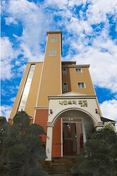 Appletree Hotel