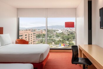 Fairfield By Marriott Bogota Embajada