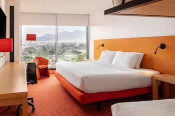 Fairfield By Marriott Bogota Embajada
