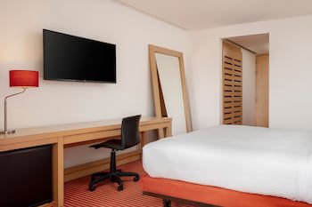 Fairfield By Marriott Bogota Embajada