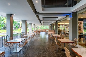 Oakwood Hotel & Apartments Taman Mini Jakarta