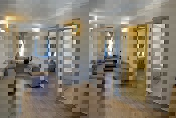 Moonshine Hotel & Suites