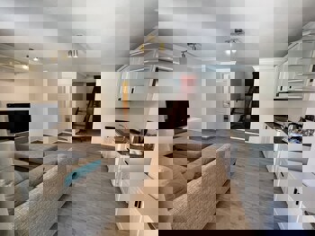 Moonshine Hotel & Suites