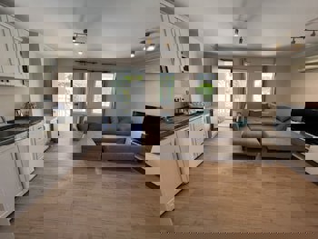 Moonshine Hotel & Suites