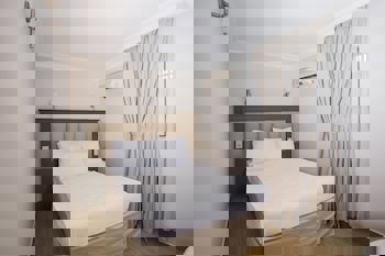 Moonshine Hotel & Suites