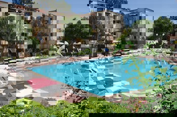 Moonshine Hotel & Suites