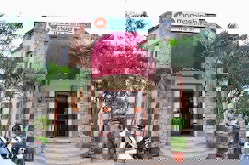 Moonshine Hotel & Suites