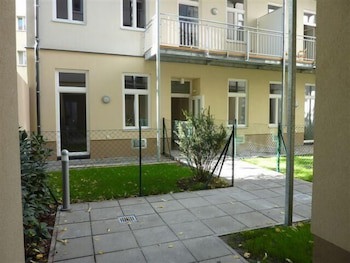 Govienna Modern Apartment