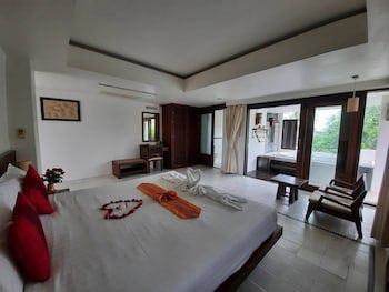 Evergreen Resort