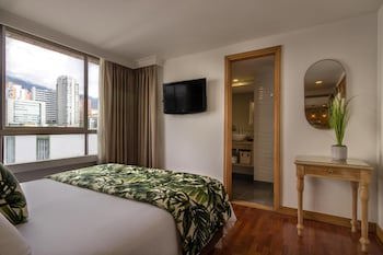 Alcazar De Oviedo Aparta Hotel