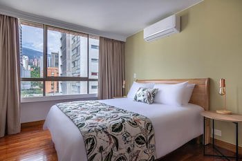 Alcazar De Oviedo Aparta Hotel