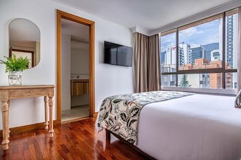 Alcazar De Oviedo Aparta Hotel