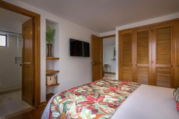 Alcazar De Oviedo Aparta Hotel