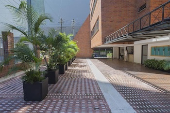 Alcazar De Oviedo Aparta Hotel