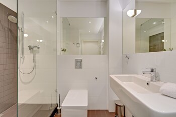 Apartinfo Waterlane Apartments