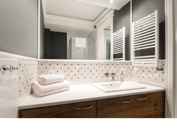 Apartinfo Waterlane Apartments