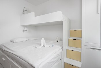 Apartinfo Waterlane Apartments