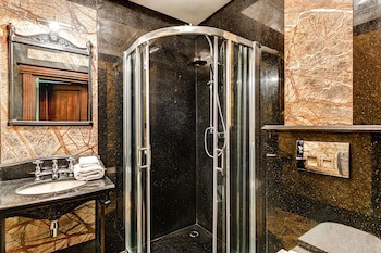 Apartinfo Waterlane Apartments