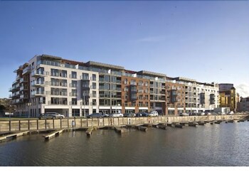 Apartinfo Waterlane Apartments
