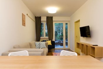 Forgotten Garden Apartments And Rooms