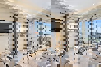 Hill View Restaurant & Apartments