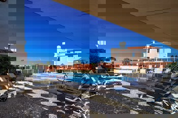 Hill View Restaurant & Apartments