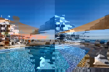 Hill View Restaurant & Apartments