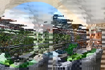 Hill View Restaurant & Apartments