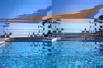 Hill View Restaurant & Apartments