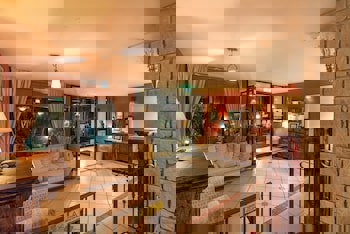 Hill View Restaurant & Apartments