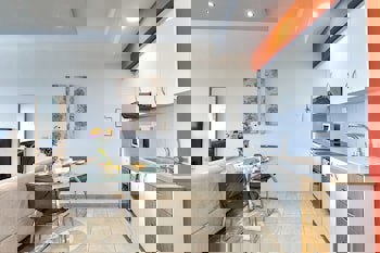 Hill View Restaurant & Apartments