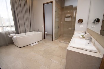 Double Tree Parque 93