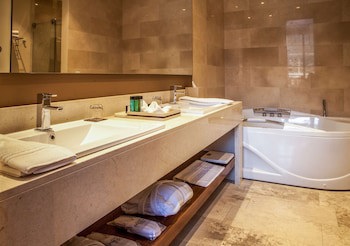 Double Tree Parque 93