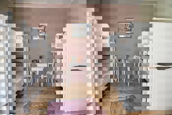 Cheers Midtown Hostel