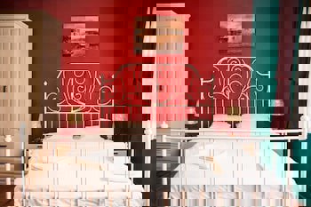 Cheers Midtown Hostel