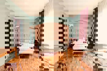 Cheers Midtown Hostel